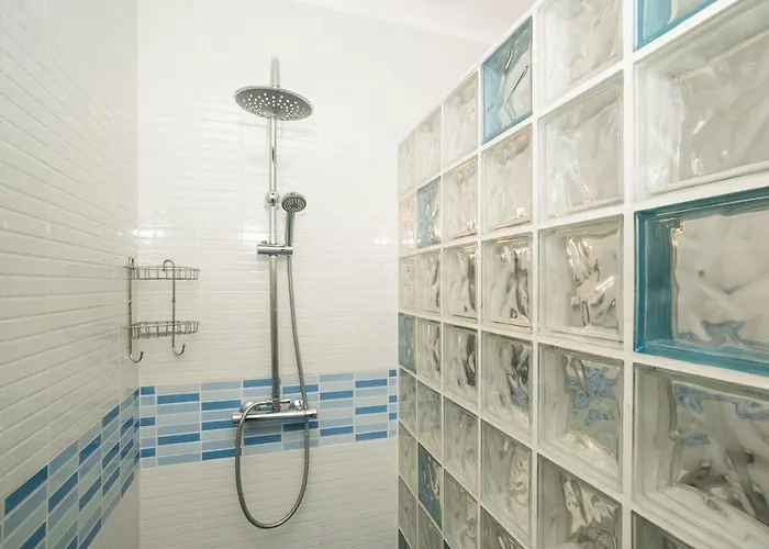 H10-104 Clube Brisamar 알보르