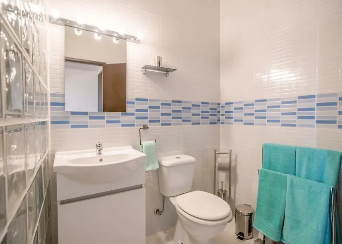 H10-104 Clube Brisamar 알보르